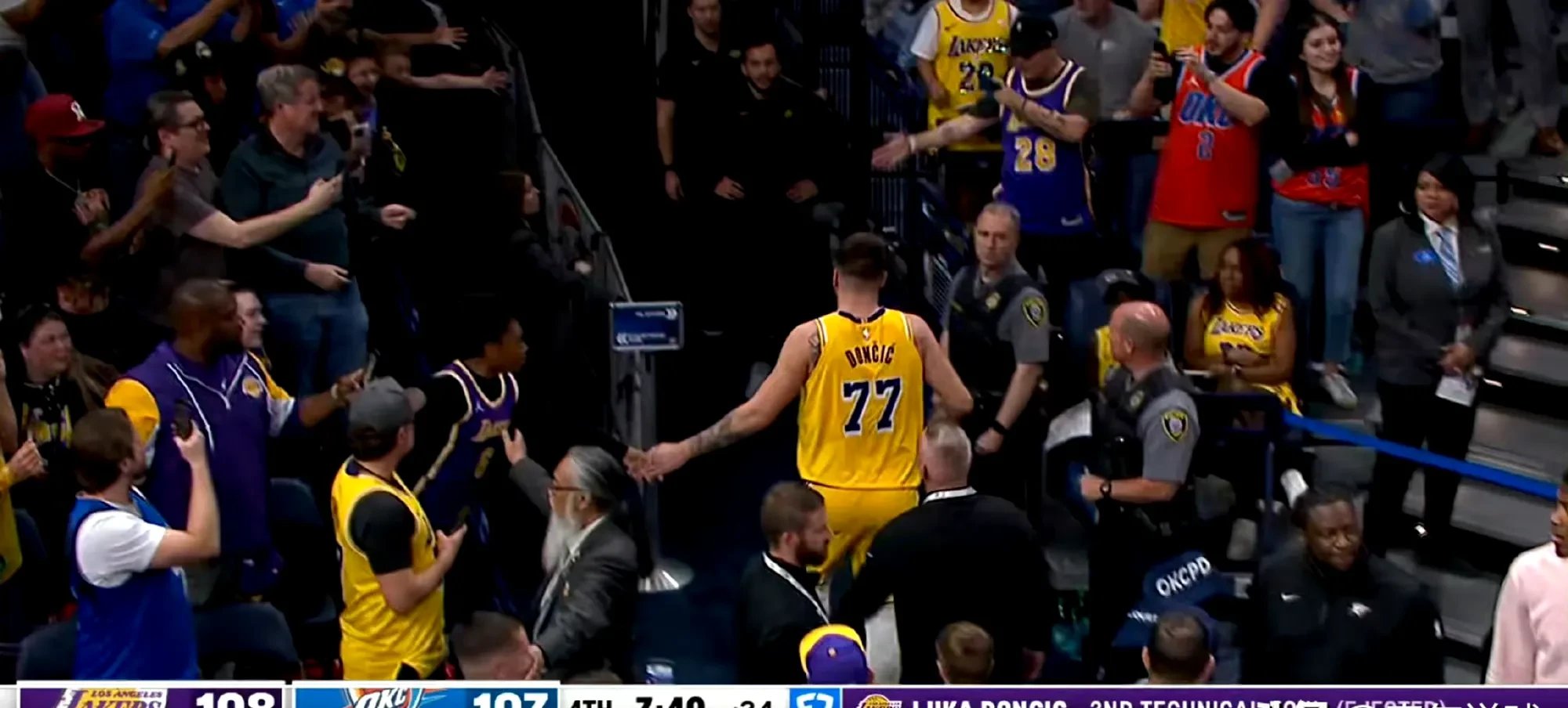 爱游戏体育平台-包含比赛规则变更引发热议！，东契奇在澳大利亚队比赛中比赛局势复杂赢得满堂喝彩的词条