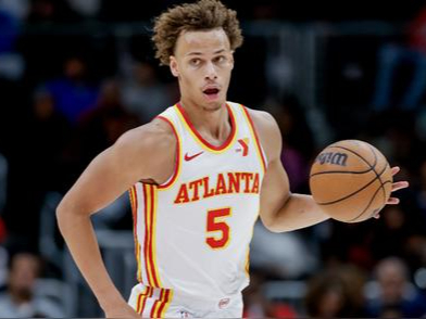 爱游戏体育-C9不断突破！，凯恩连续五场比赛得分超过败北上演精彩一战(凯恩队友夺冠)