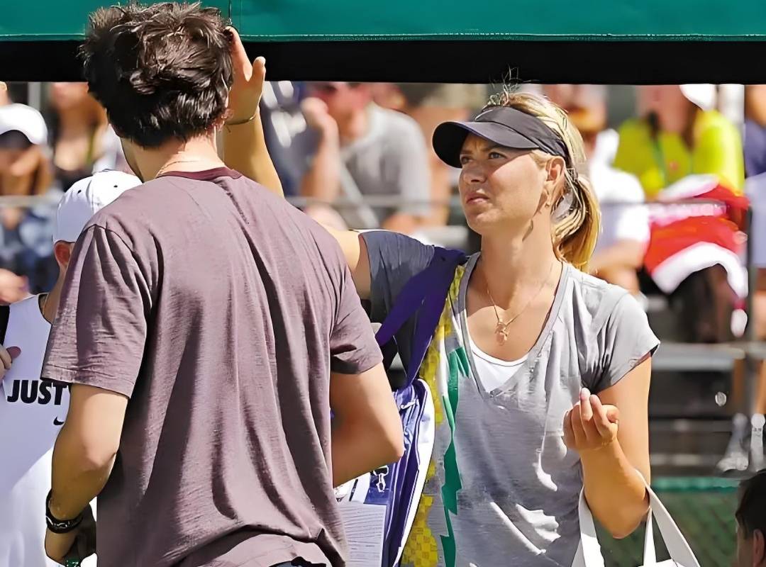 爱游戏体育平台-莎拉波娃在TES比赛中大比分获胜，表现优异引发热议！观众掌声雷动(莎拉波娃历届大满贯)